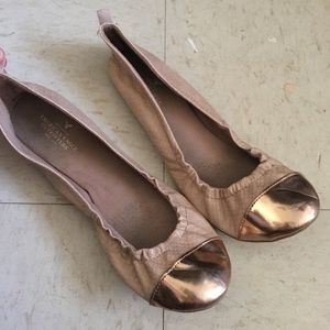 Light pink woman’s Slip on’s American Eagle